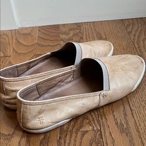 FRYE LEATHER SLIP ON SHOES SIZE 8